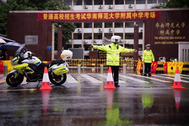 全民行動(dòng)，助力高考