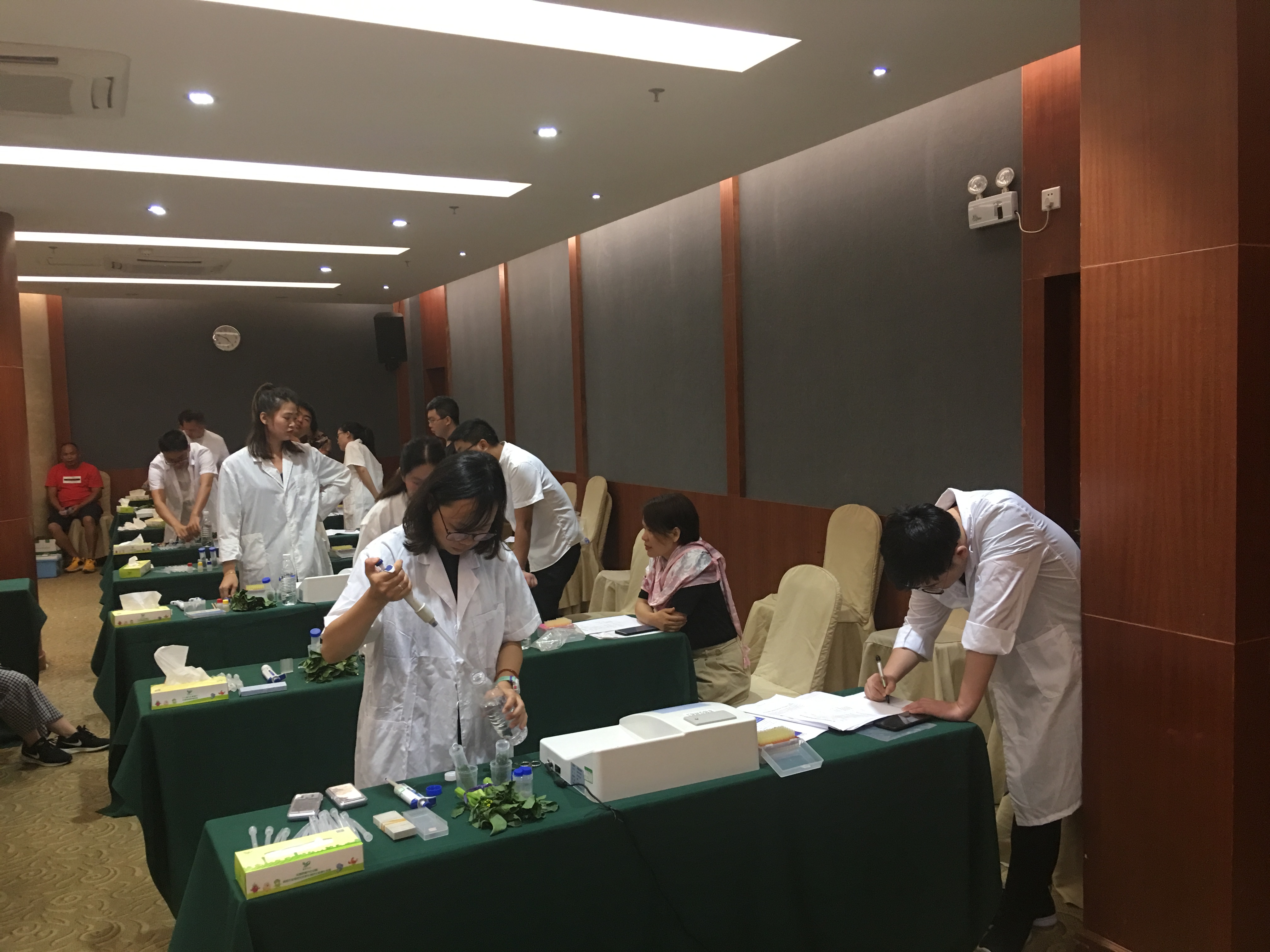 番禺區(qū)農(nóng)產(chǎn)品質(zhì)量安全形式分析會暨農(nóng)產(chǎn)品質(zhì)量安全法規(guī)及業(yè)務(wù)技能培訓(xùn)會圓滿結(jié)束